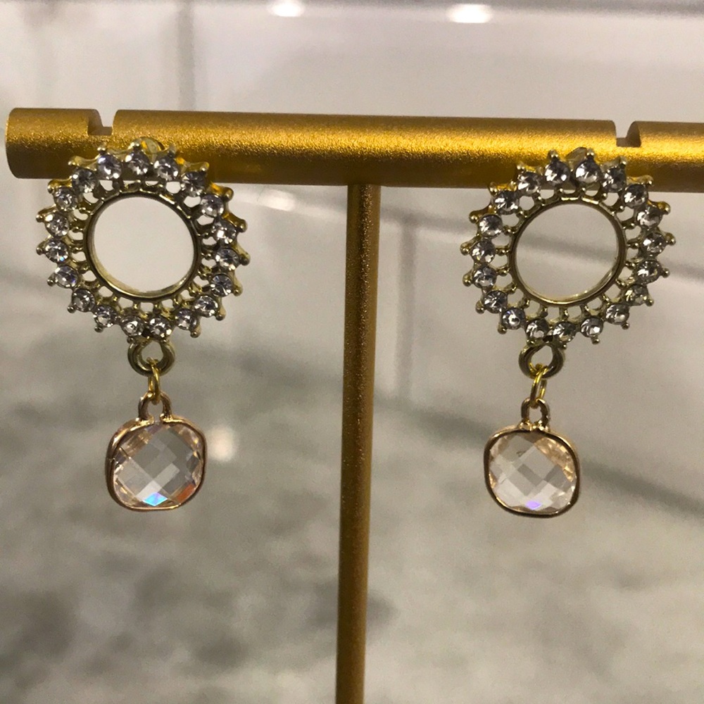 Round stud dangle gold earring elegant